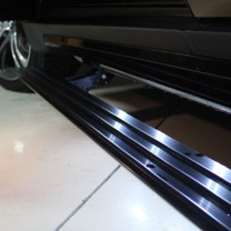 Боковые подножки с электроприводом и LED-подсветкой - BMW X5 (BROSZEN)