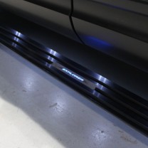 Боковые подножки с электроприводом и LED-подсветкой - Ford Explorer (BROSZEN)